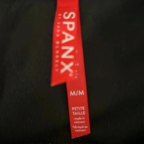 Spanx faux leather black leggings size Medium Petite - Picture 4 of 5